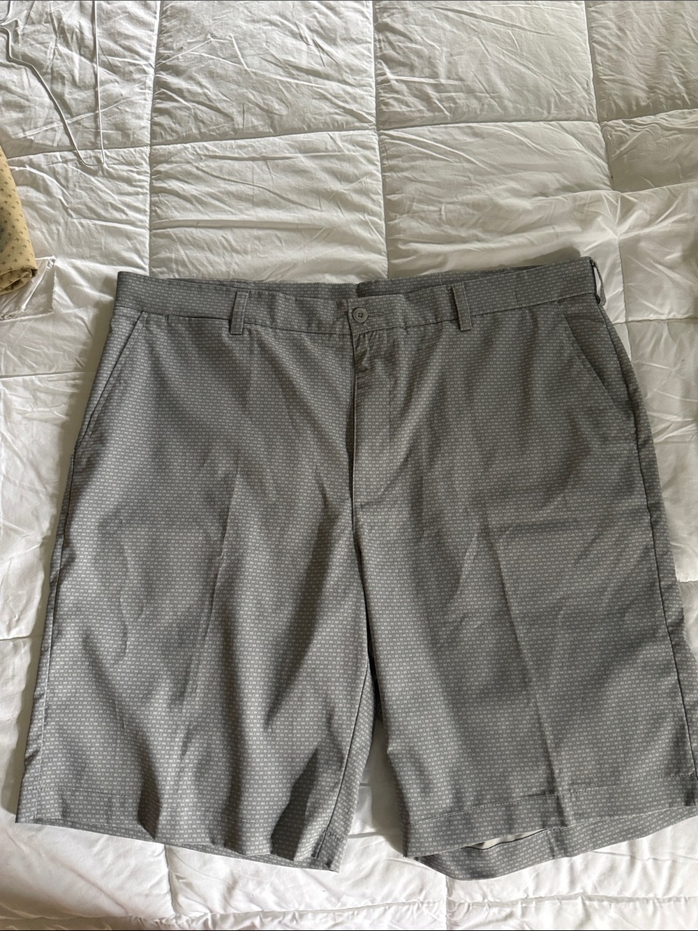 PGA Tour Men's Light Gray Micro-Pattern Flat Front Shorts